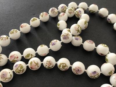 Vintage Sweet pea Floral Print Beaded Necklace