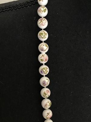 Vintage Sweet pea Floral Print Beaded Necklace