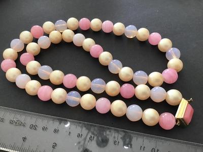 Beautiful Vintage Multi Colored Beaded Necklace Beautiful Clasp