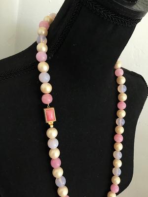 Beautiful Vintage Multi Colored Beaded Necklace Beautiful Clasp
