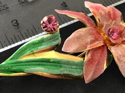 Beautiful Vintage Rhinestone Frosted Floral Brooch