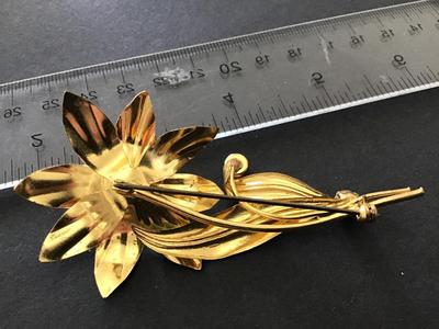 Beautiful Vintage Rhinestone Frosted Floral Brooch