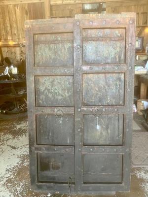 Sale Photo Thumbnail #120: Antique Doors from India