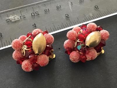 Vintage Sugar Glass Clip on Earrings