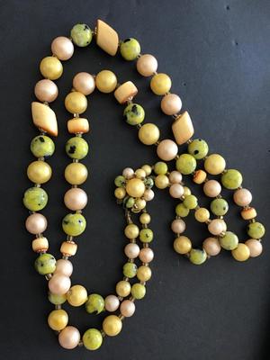 Gorgeous Vintage Necklace Stone And Bead Pretty Clasp