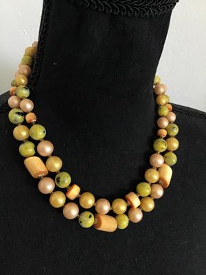 Gorgeous Vintage Necklace Stone And Bead Pretty Clasp
