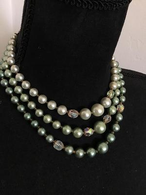 Beautiful Vintage Crystal and Bead Japan Necklace