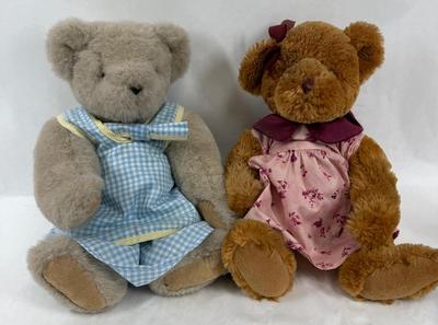 Sale Photo Thumbnail #140: In good condition Approx 9” high