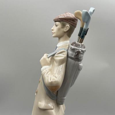 LOT 28: Waiting to Tee Off Lladro Figurine