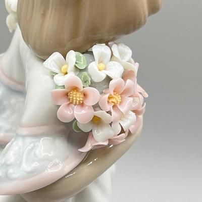 LOT 29: Lladro Spring Bouquets Figurine - Collector's Society