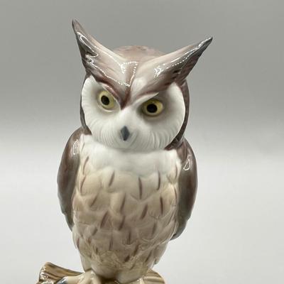 LOT 31: Lladro Horned Owl 5420 Figurine and Signed Collector's Society Plaque