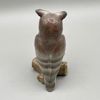 LOT 31: Lladro Horned Owl 5420 Figurine and Signed Collector's Society Plaque