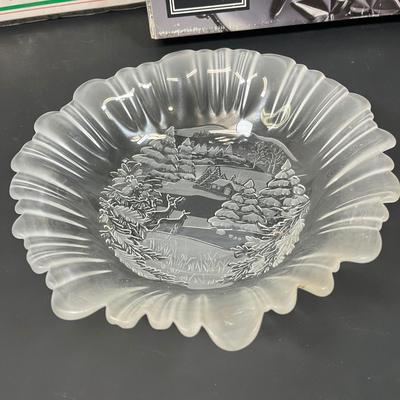 LOT 35: Holiday Entertaining Items - Christmas Decorations