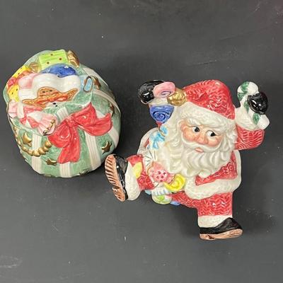LOT 35: Holiday Entertaining Items - Christmas Decorations