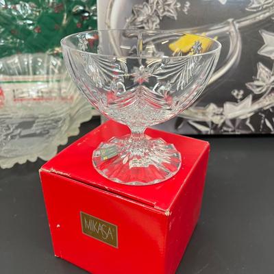 LOT 35: Holiday Entertaining Items - Christmas Decorations