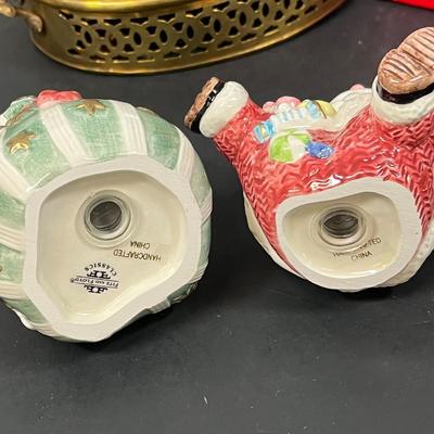 LOT 35: Holiday Entertaining Items - Christmas Decorations