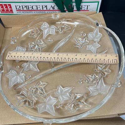 LOT 35: Holiday Entertaining Items - Christmas Decorations