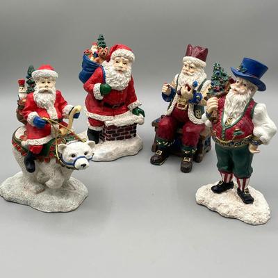 LOT 36: Santas From Around the World Figurines