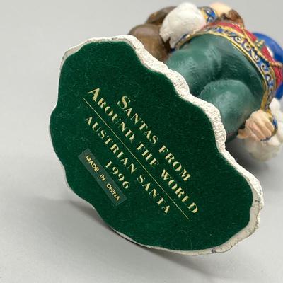 LOT 36: Santas From Around the World Figurines