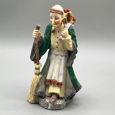 LOT 37: International Santa Claus Collection Figurines