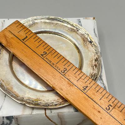 LOT 39: Small Sterling Silver Plate - 38 Grams - Marked Plata 925 Ind. Peruana