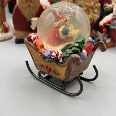 LOT 43: Santa Claus Christmas Decorations