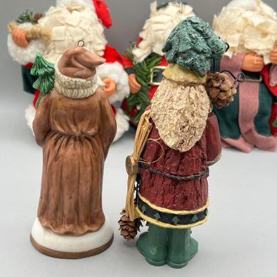 LOT 43: Santa Claus Christmas Decorations