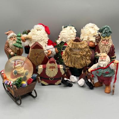 LOT 43: Santa Claus Christmas Decorations