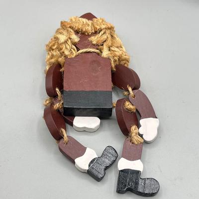 LOT 43: Santa Claus Christmas Decorations