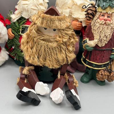 LOT 43: Santa Claus Christmas Decorations