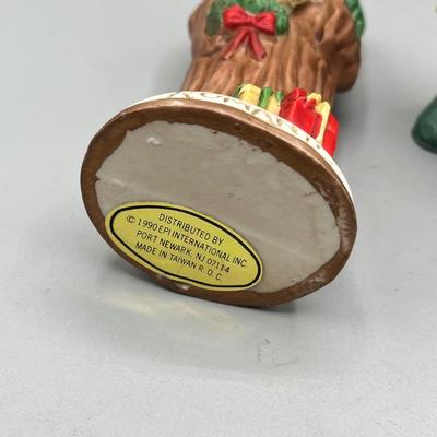 LOT 43: Santa Claus Christmas Decorations