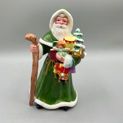 LOT 48: Christmas Decorations - Santa Claus Figurines