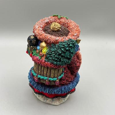 LOT 48: Christmas Decorations - Santa Claus Figurines