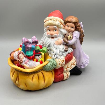 LOT 48: Christmas Decorations - Santa Claus Figurines