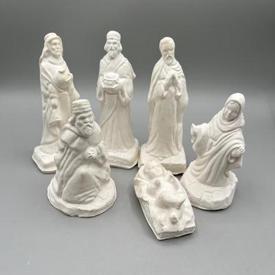LOT 51: Nativity Christmas Decorations
