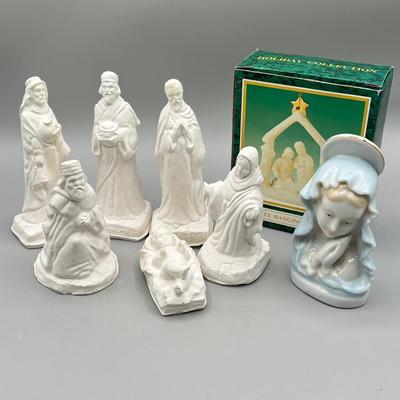 LOT 51: Nativity Christmas Decorations