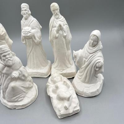 LOT 51: Nativity Christmas Decorations
