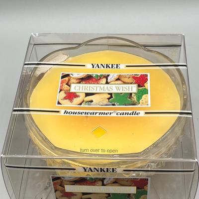 LOT 54: Retired Vintage Yankee Candle Christmas Wish Housewarmer Black Band Label 12.2 Ounce - Never Opened