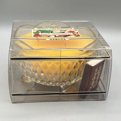 LOT 54: Retired Vintage Yankee Candle Christmas Wish Housewarmer Black Band Label 12.2 Ounce - Never Opened