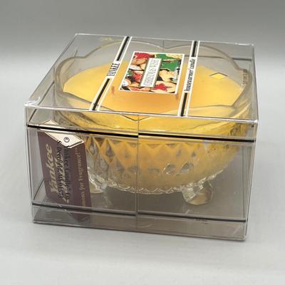 LOT 54: Retired Vintage Yankee Candle Christmas Wish Housewarmer Black Band Label 12.2 Ounce - Never Opened