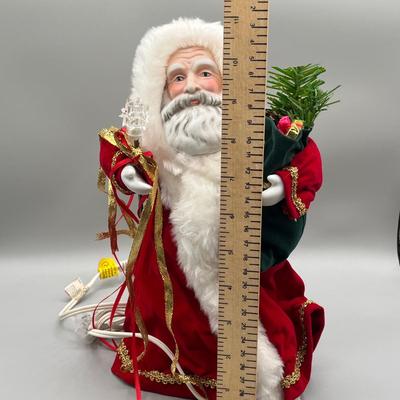 LOT 61: Animated Santa Claus Christmas Tree Topper