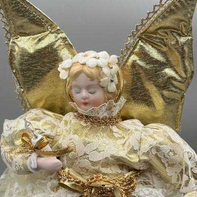 LOT 62: Animated Angel Christmas Tree Topper