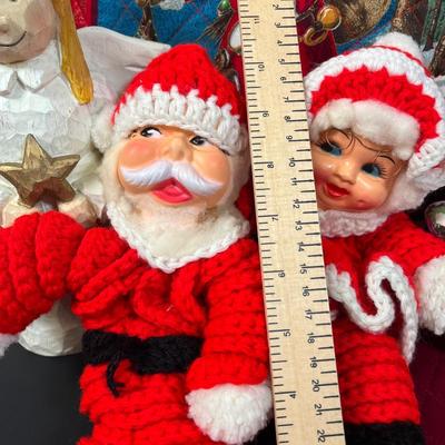 LOT 63: Christmas Decoration Collection