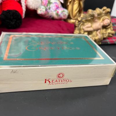 LOT 63: Christmas Decoration Collection