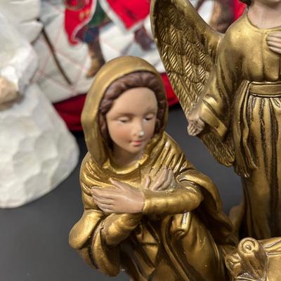 LOT 63: Christmas Decoration Collection