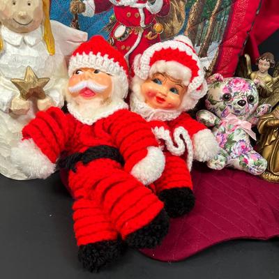 LOT 63: Christmas Decoration Collection
