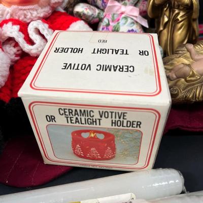 LOT 63: Christmas Decoration Collection