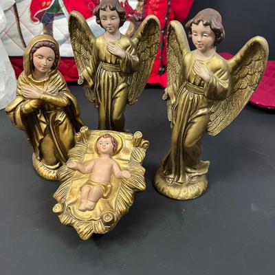 LOT 63: Christmas Decoration Collection