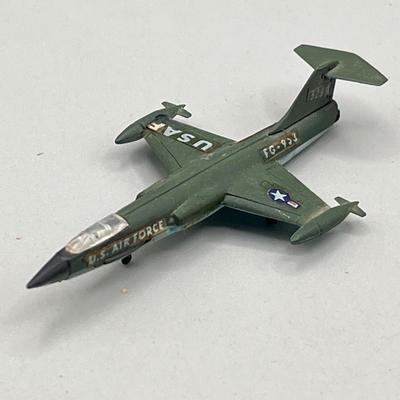 LOT 67: Collection of Vintage Bachmann Miniature War Plane Models - Various Countries