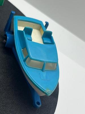 LOT 86: Vintage Lesney Matchbox - Chevrolet Impala Taxi, Volkswagon 1500 Saloon, Pickford Removal Van, Jeep Gladiator and Boat with Trailer